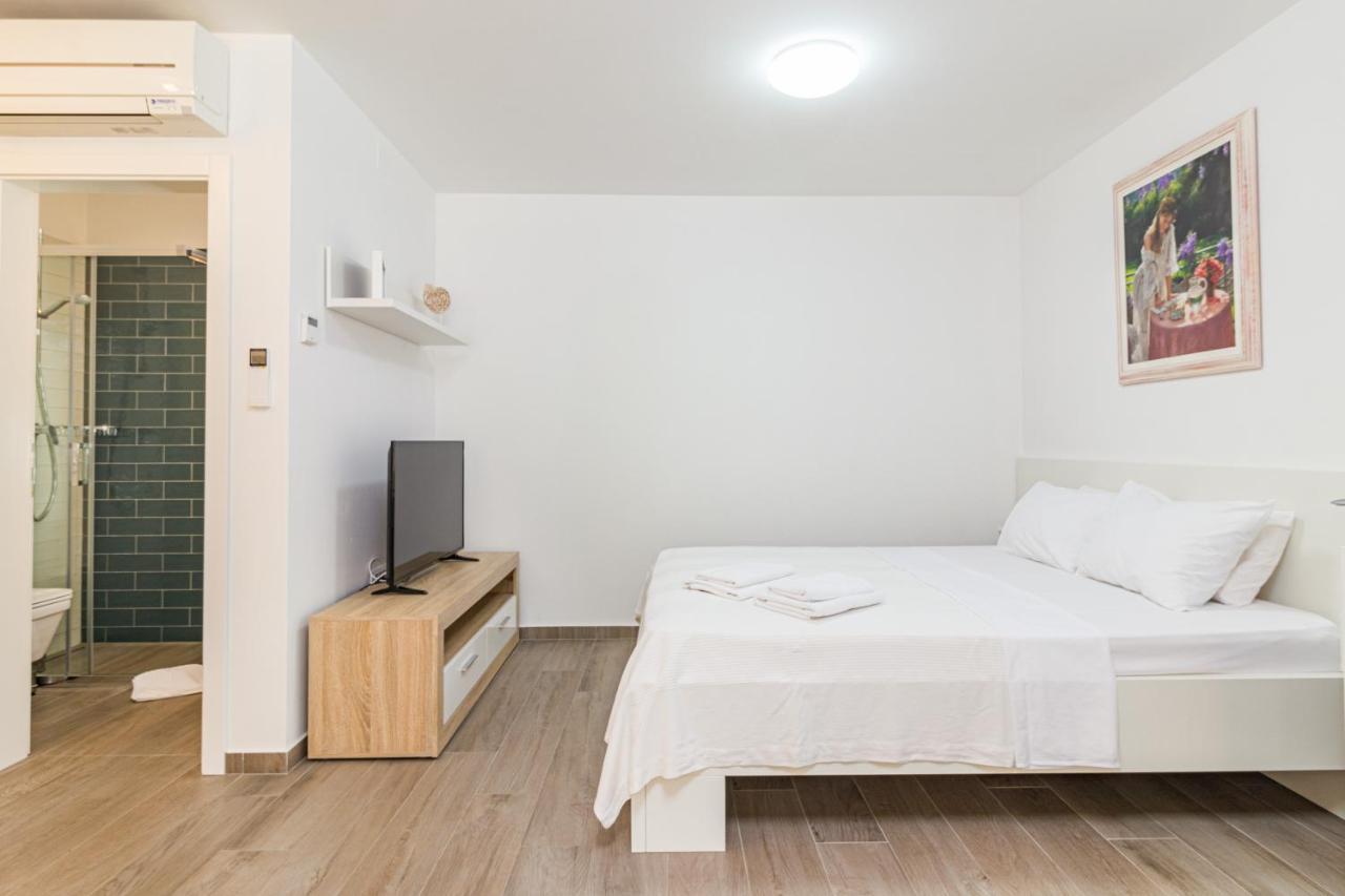 Apartments Anna Ližnjan Eksteriør bilde
